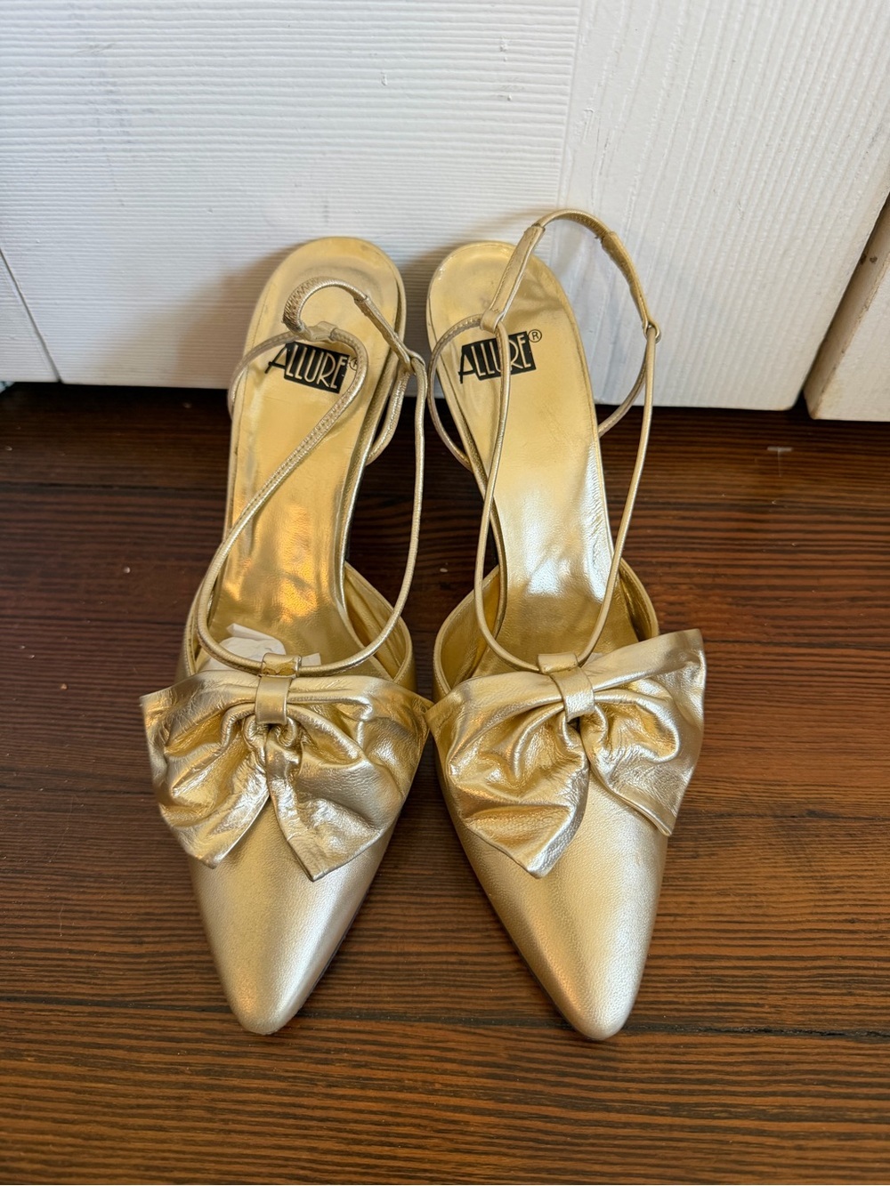 Allure Vintage Strappy Gold Slingback Heels Bow Size 7